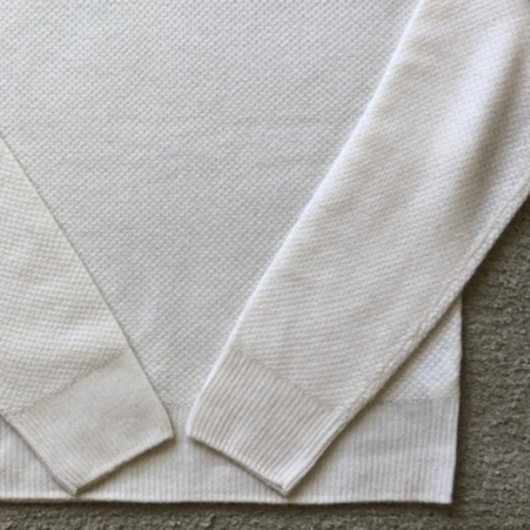 Hudson’s Bay Hudson North Cashmere Turtleneck. - Picture 3 of 3